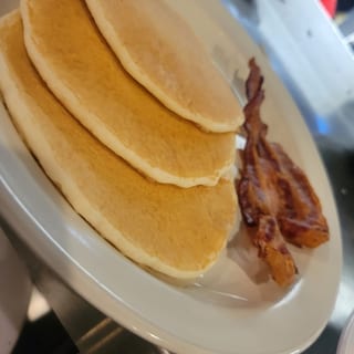 Mini Pancakes & Bacon