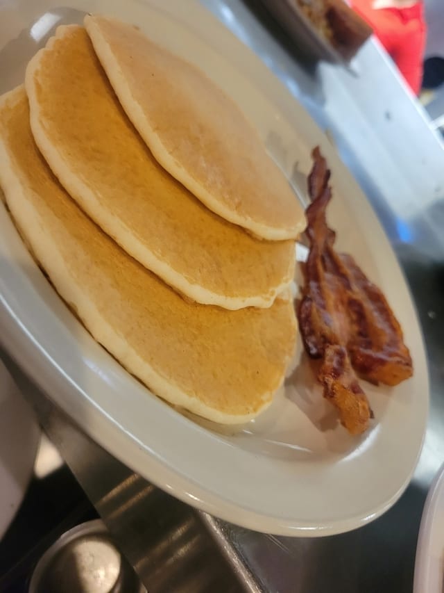 Mini Pancakes & Bacon.